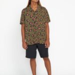 camisa de manga corta con animales fiesteros de piedra militar Z44ZX159 ropa hombres
